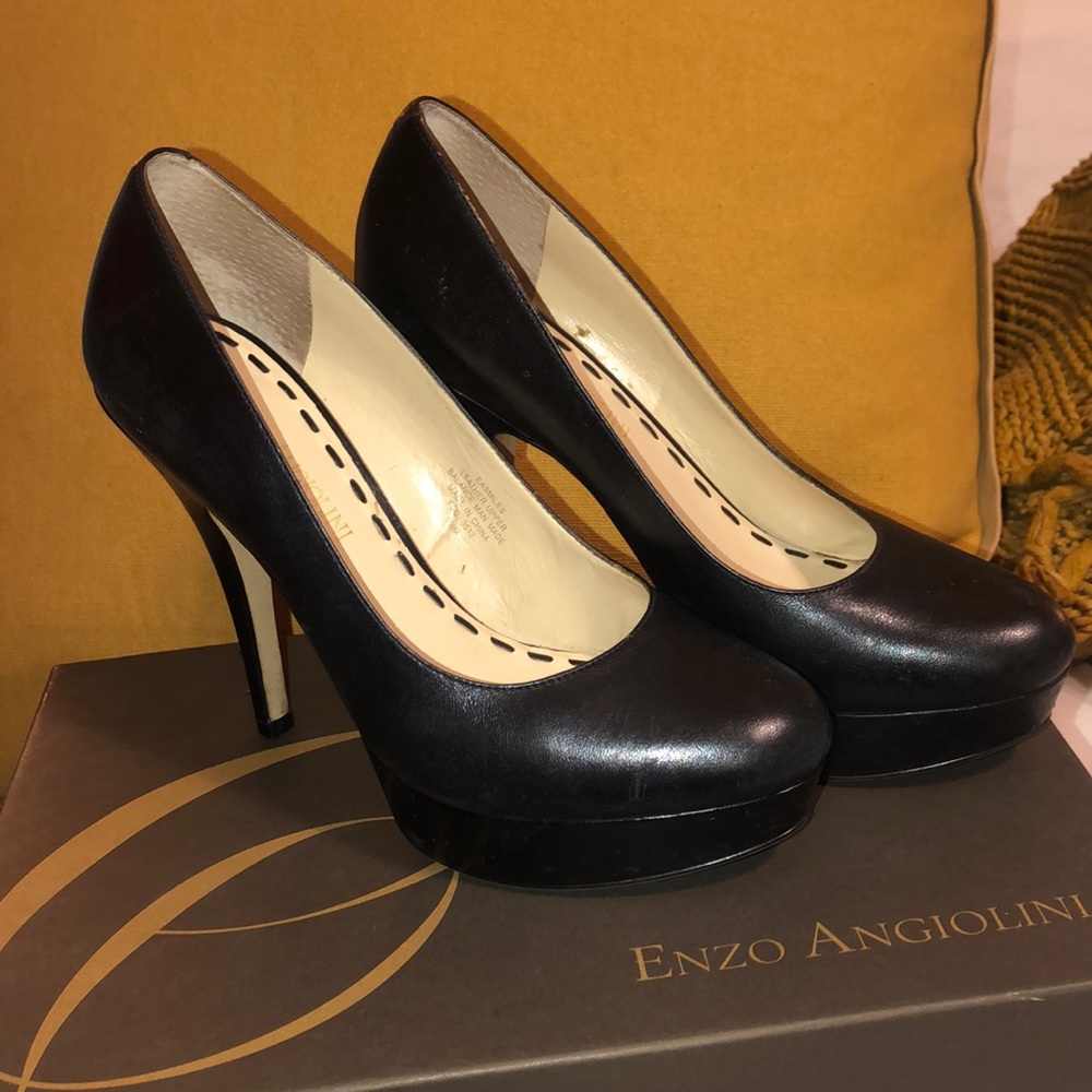 Enzo Angiolini - Black Leather pumps
